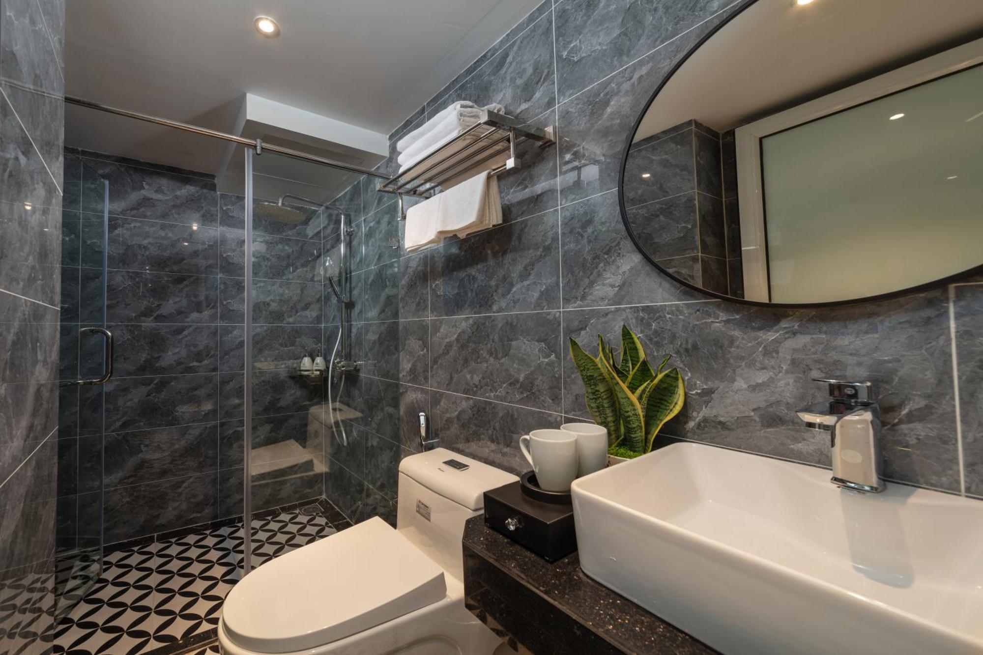 Madelise Grand Hotel Hanoi Bagian luar foto