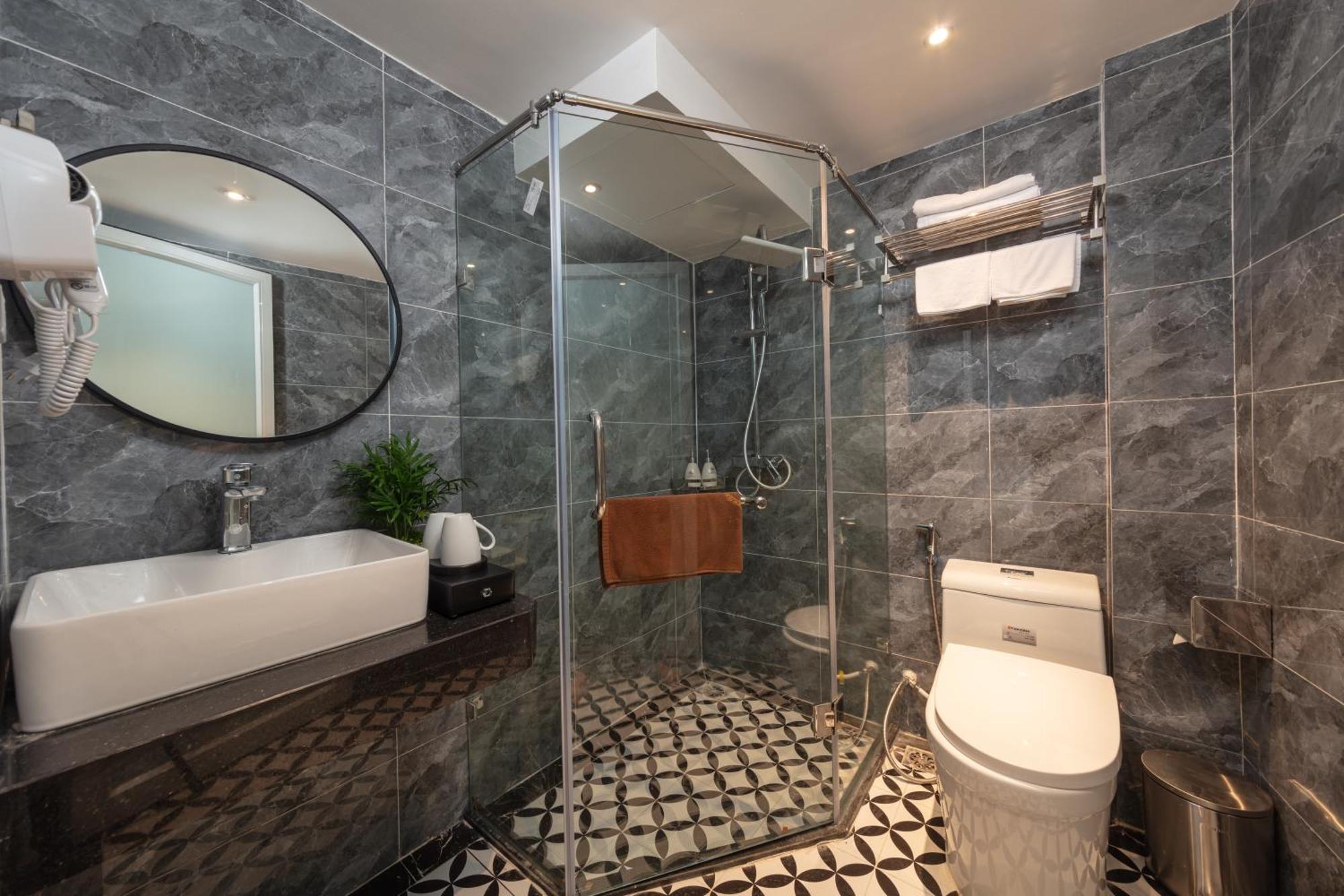 Madelise Grand Hotel Hanoi Bagian luar foto