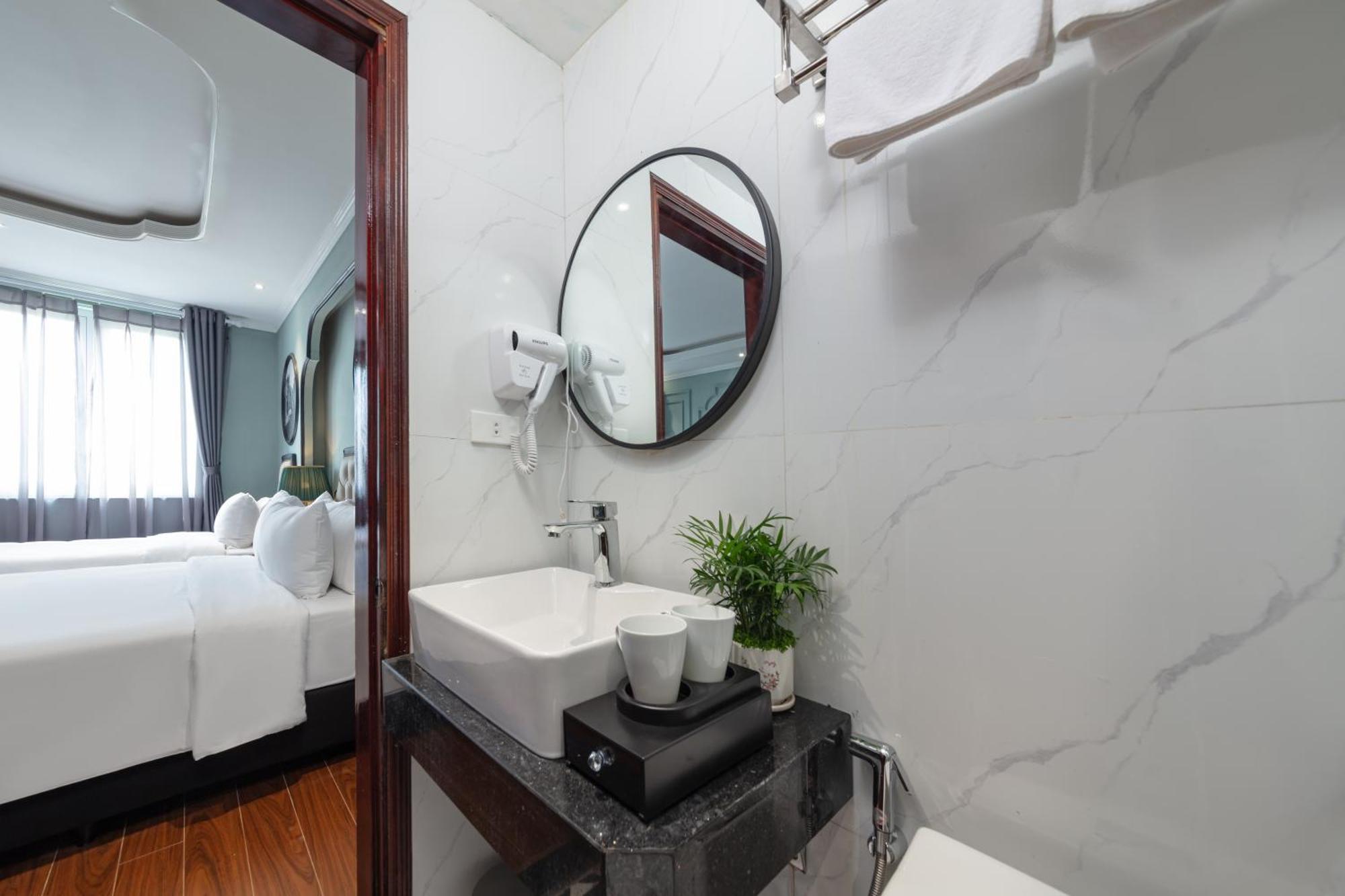 Madelise Grand Hotel Hanoi Bagian luar foto